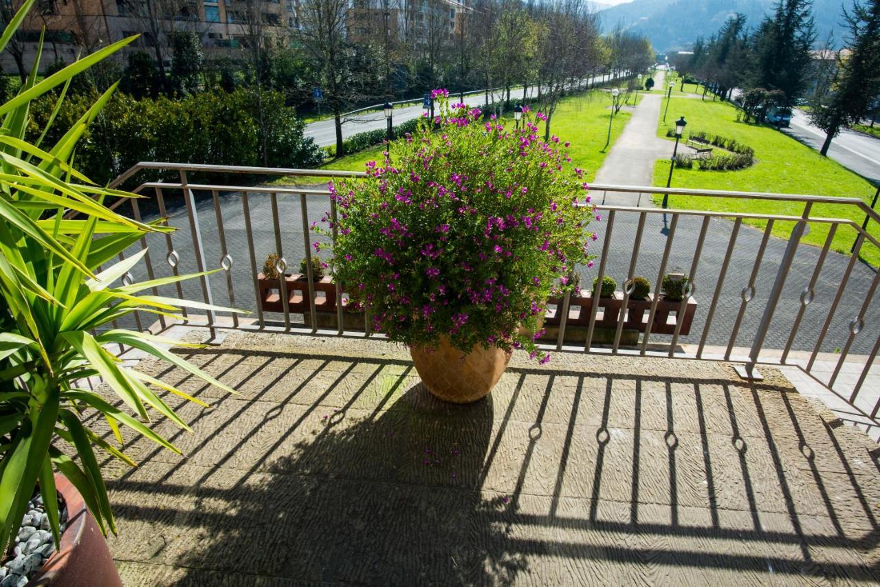 Hotel Palacio Atxega Usurbil Bagian luar foto